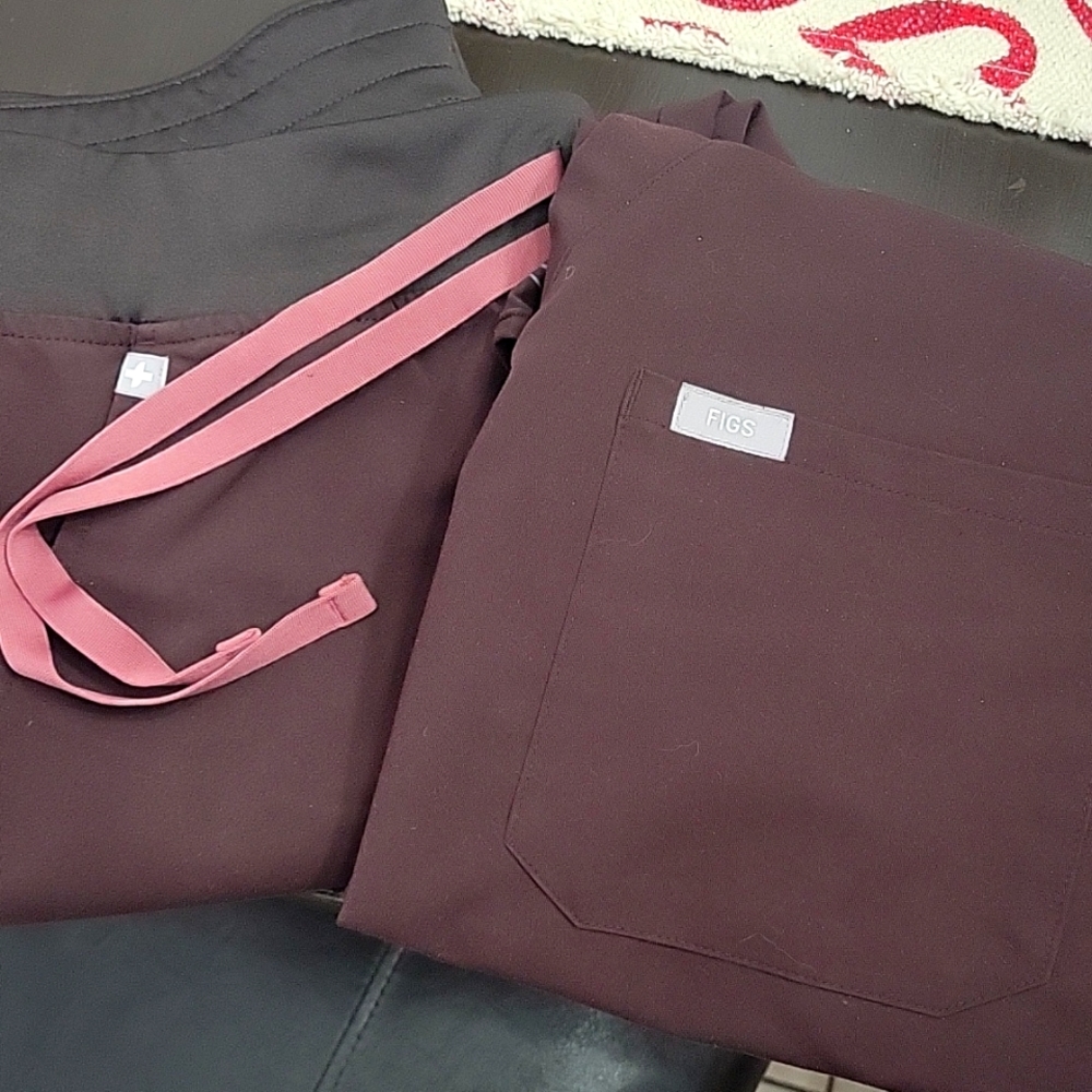 Womens Figs scrub set